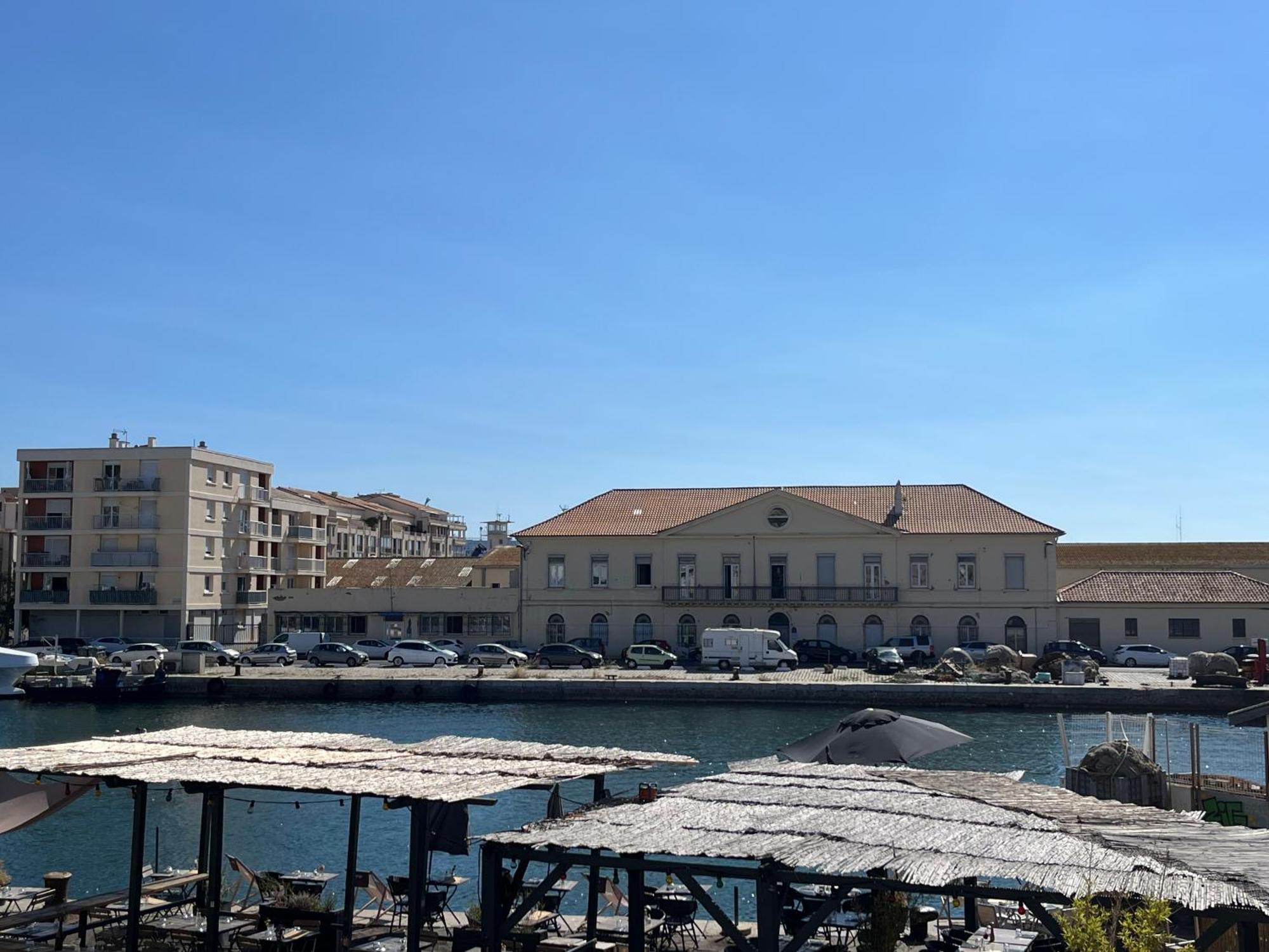 L'Appartement Sur Quai - En Face De La Criee Sete Luaran gambar
